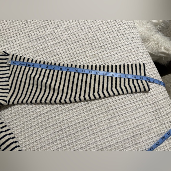 Sperry Pullover Sweater Size Medium (#231) - Picture 9 of 10